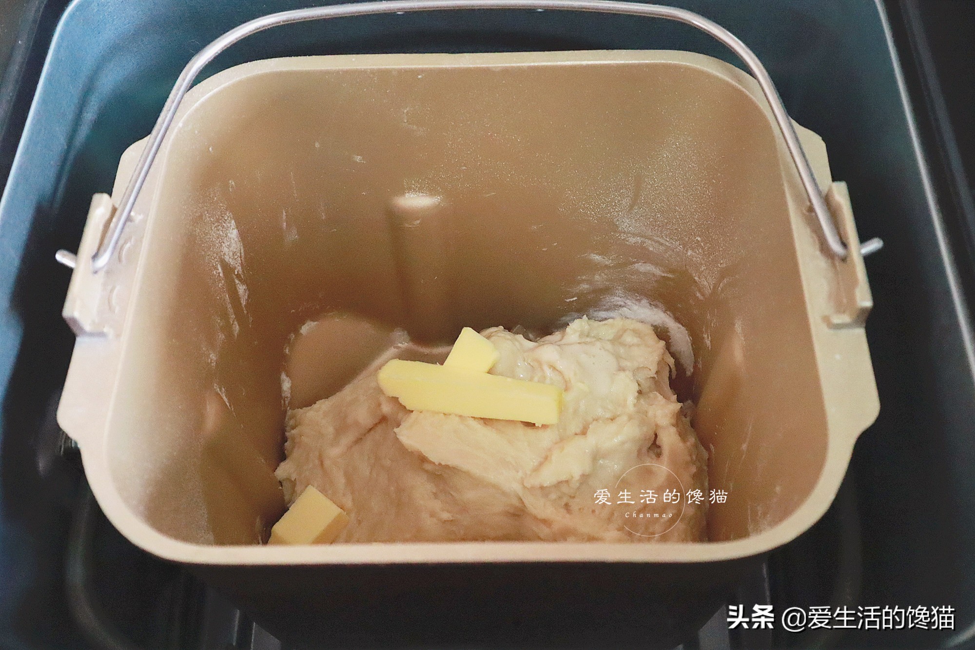 熱狗麵包的懶人做法，用料足，省時省力，香甜柔軟，小白也零失敗