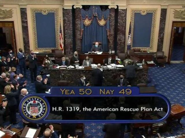 50：49，拜登通过1.9万亿美元法案，全球将再次为美国埋单