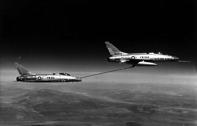 百系经典（一）：痛苦中开创超音速时代的F-100战斗机