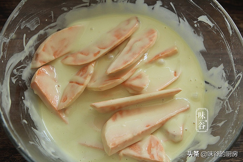 紅薯別再烤著吃了，這樣做成零食，金黃酥脆又好吃，真後悔做少了