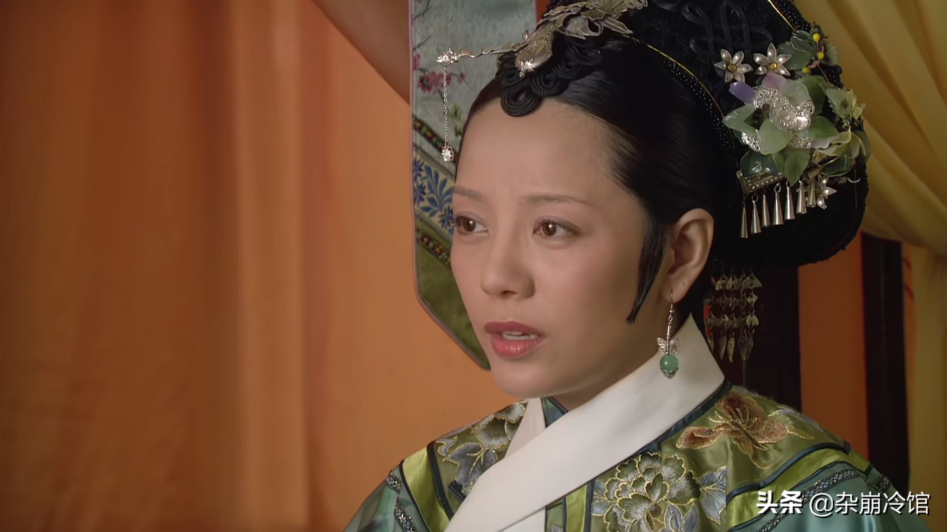 敬妃馮若昭的旗頭髮飾:料花鈿子、點翠含紅珠的鳳凰 - 資訊咖