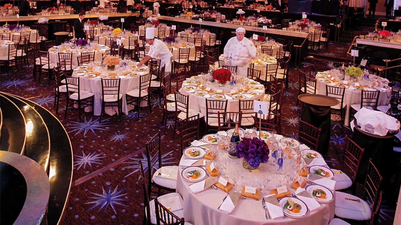 大丑闻！寡姐自曝遭金球奖评委性骚扰，好莱坞