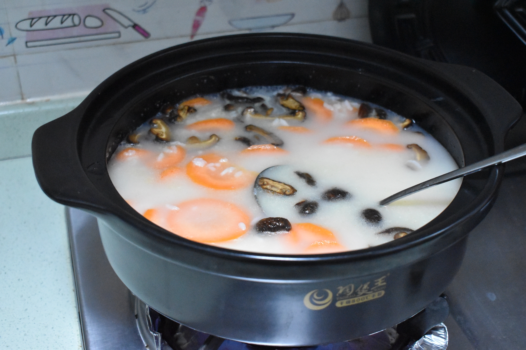 早餐吃这碗粥太幸福了，只需三样食材，这样做鲜美香滑，营养丰富