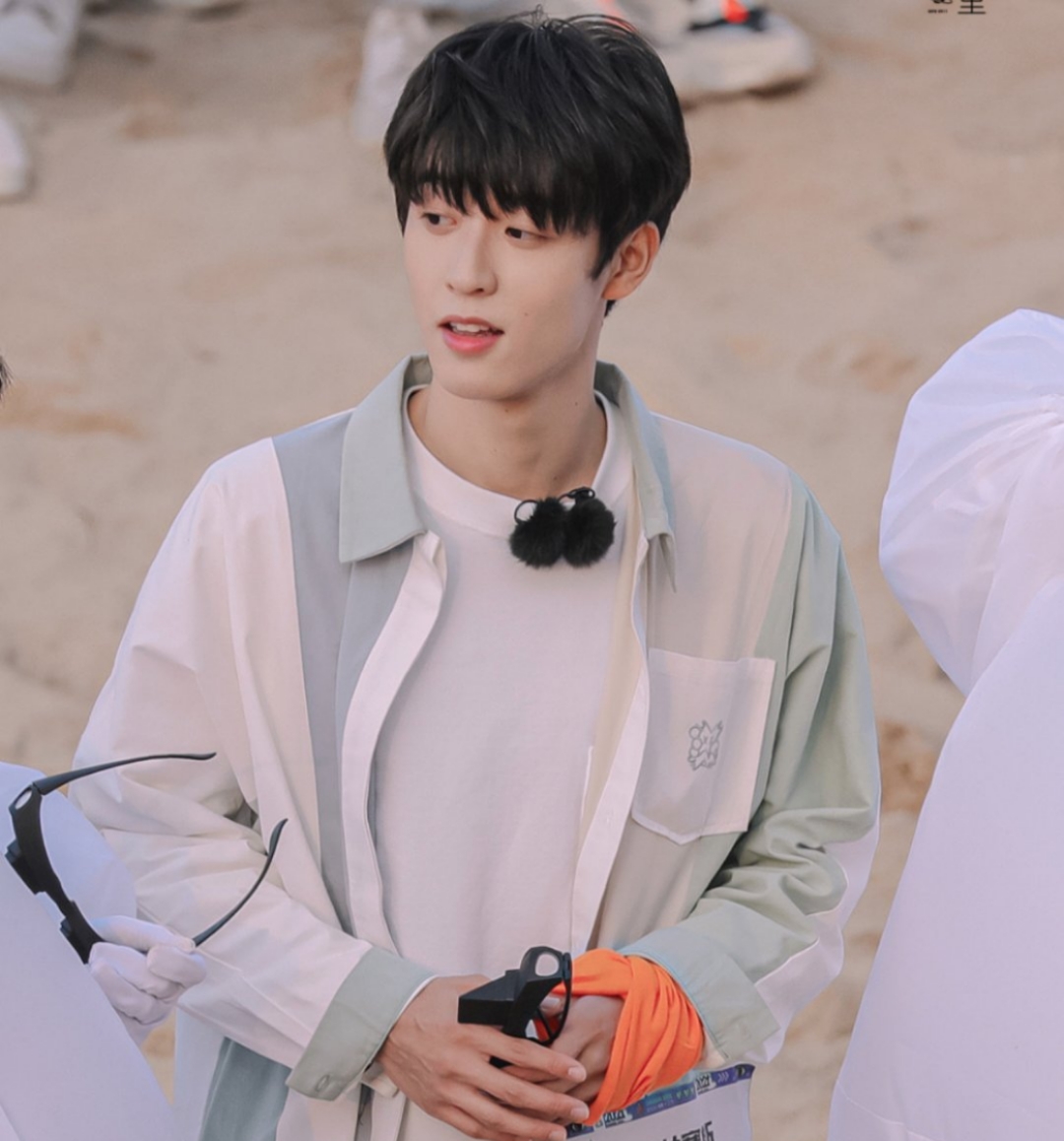 創4選手吳宇恆撞臉肖戰，黑子挑撥離間，小飛俠反應卻圈粉 - 頭條匯