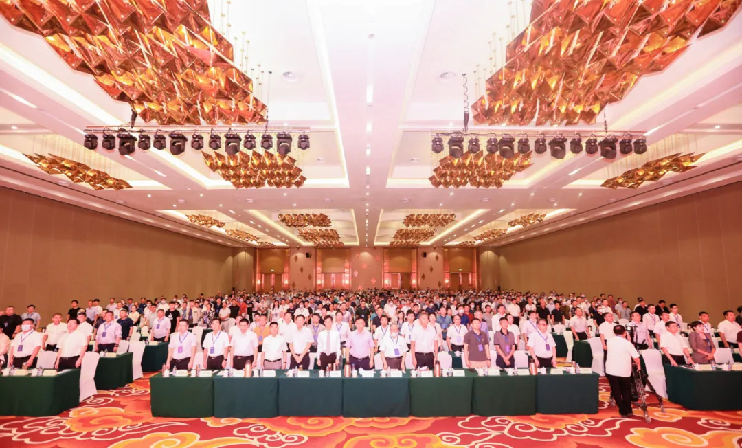 鑫金山时产5000吨新型单段重锤反击破亮相第八届全国砂石骨料大会