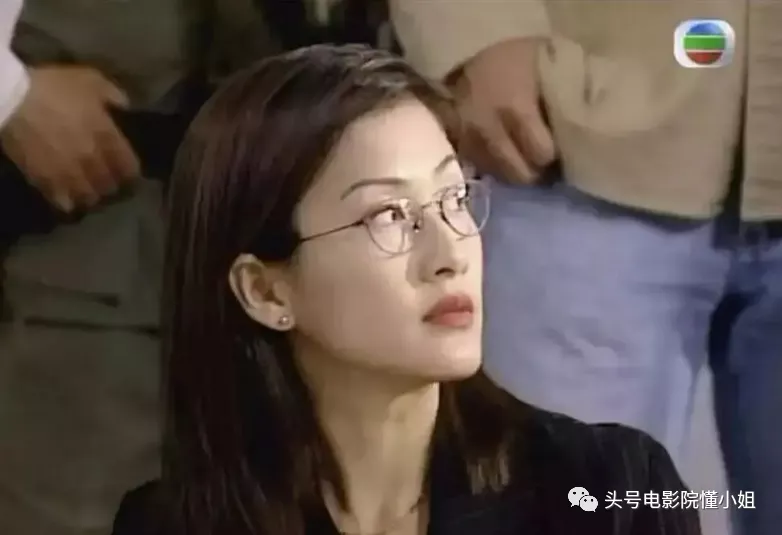 励志!tvb港剧女神改做教育,二婚老公破产,50岁读博士再拼事业