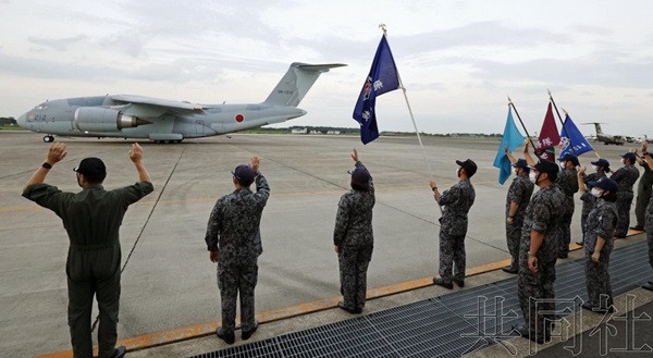 日本派4架飛機到阿富汗，最後僅撤出1人，看看中國咋做的吧