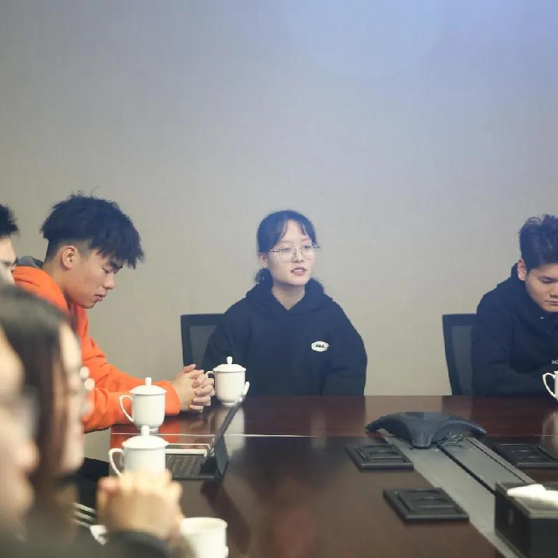 倾听心声,共话发展,王立校长座谈学生代表