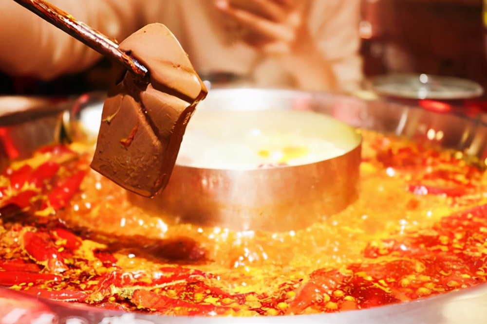 血液裡都是�垃圾�，成盒的鴨血還能不能吃？ 其實製作過程很簡單