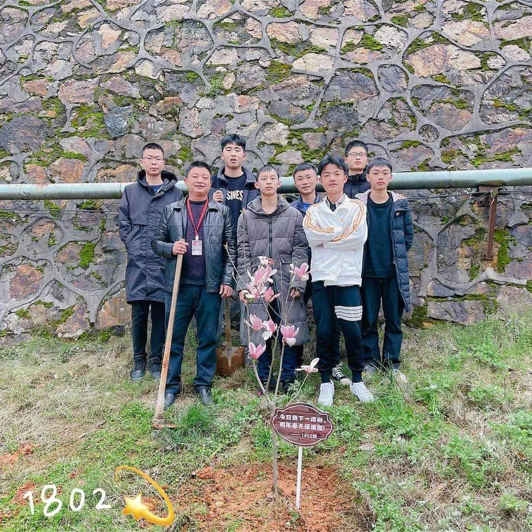 「风采」种植绿色希望、情系经开母校——植树节活动报道