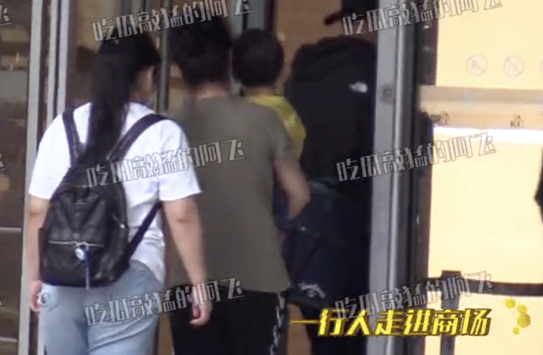 张柏芝忙工作，三胎儿子由保姆照看，安排保镖一路跟随保证安全