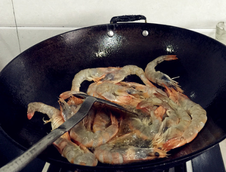 图片[4]-做油焖大虾掌握这3点红亮又鲜嫩在家也能做出饭店的味道-起舞食谱网