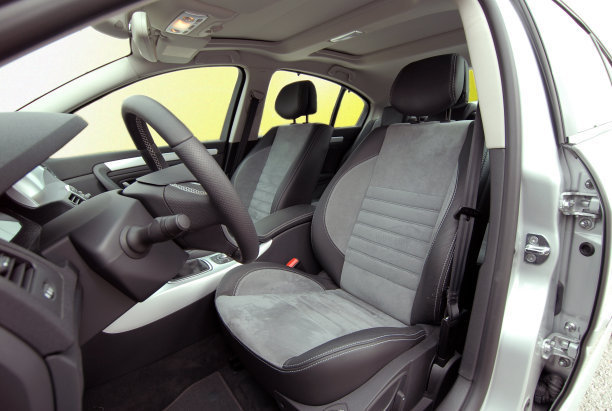 不想吃大亏，提车时就要装成老司机