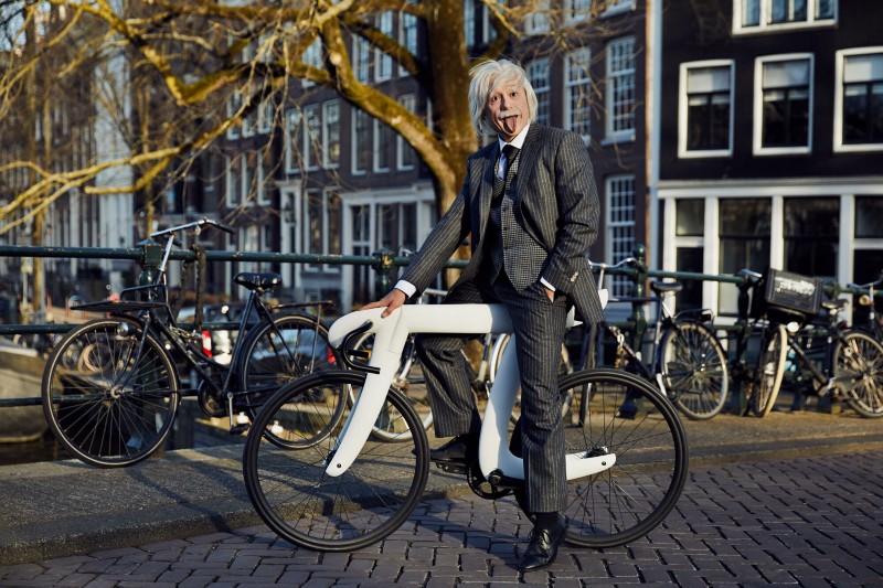 宇宙中的圓周率與圓周率中的宇宙，圓周率——“數字中永遠的神”