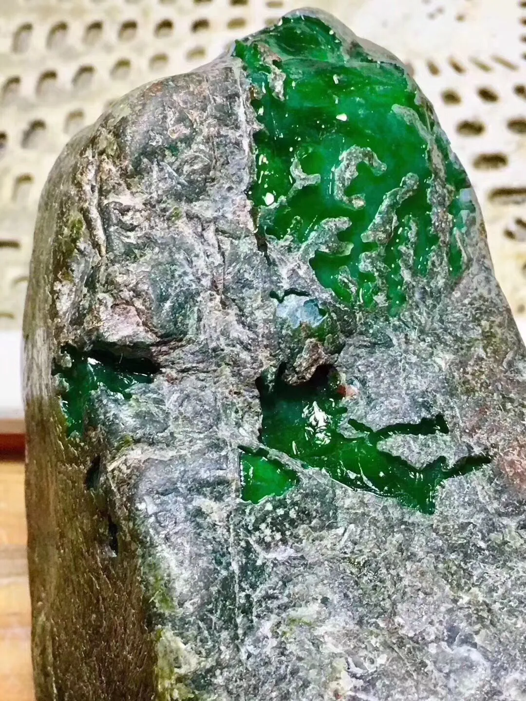 真正上乘的翡翠原石怎么挑选