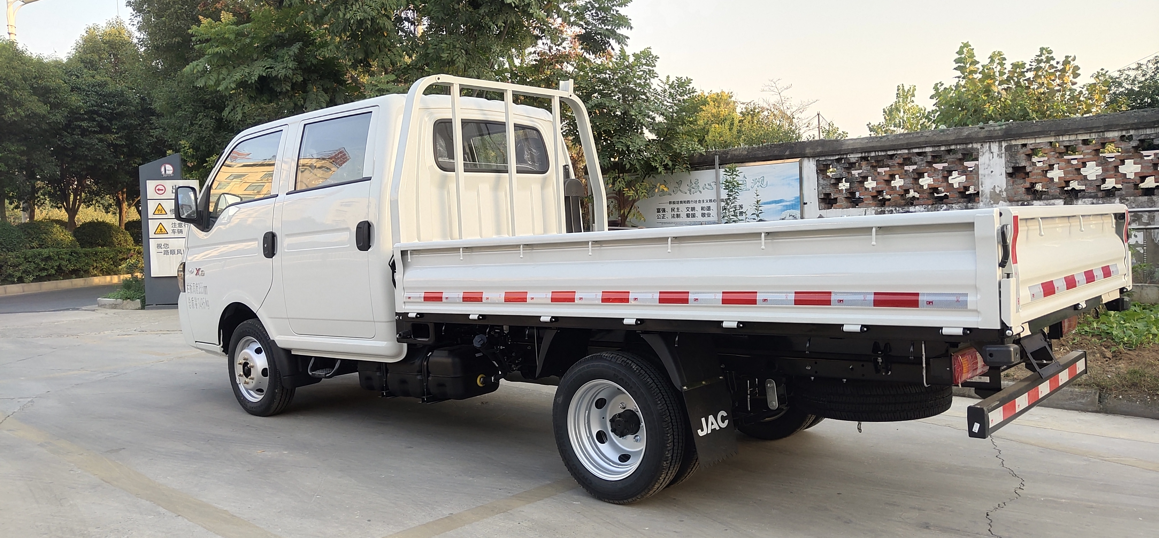 微型货车为什么后轮大部分用鼓刹如果改碟刹年审有问题吗