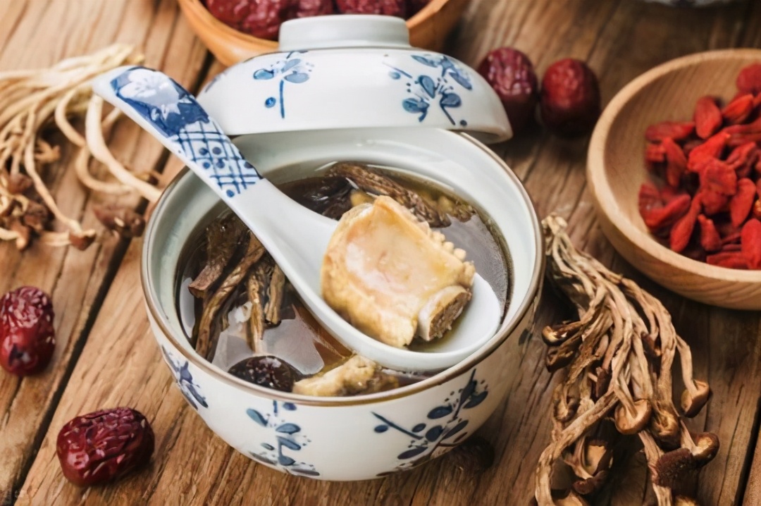 清炖排骨汤做法步骤图 汤白味浓-起舞食谱网