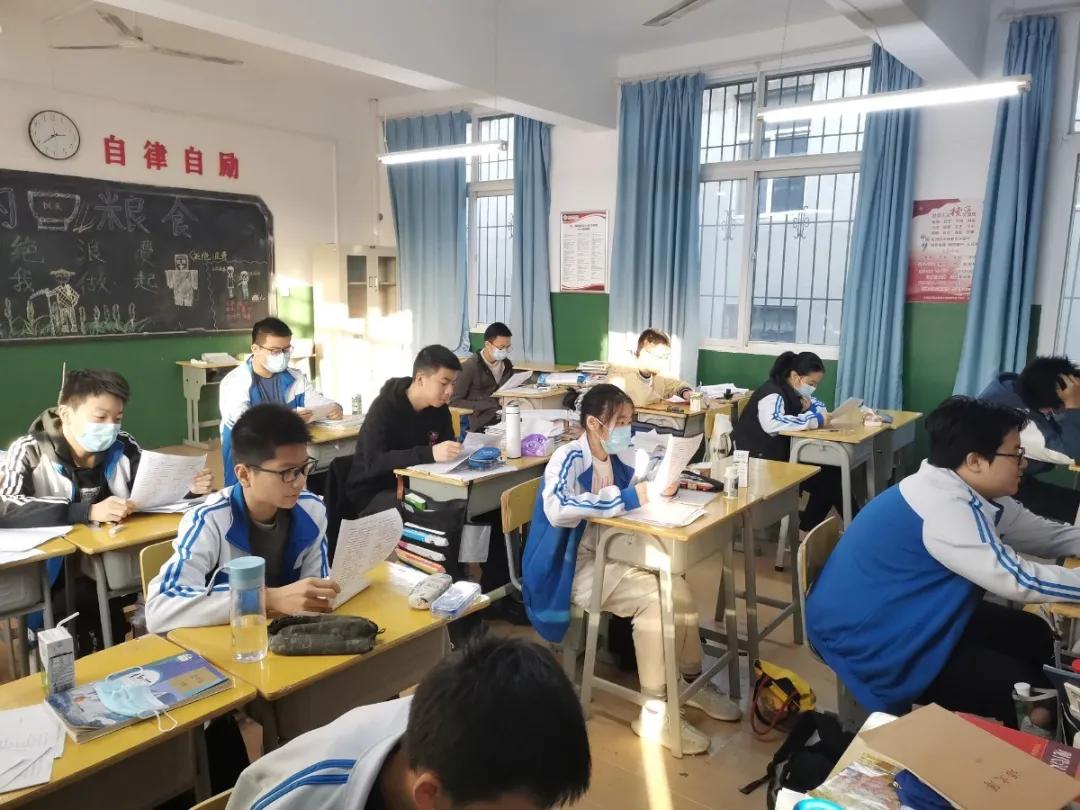 朗朗书声满校园 | 华一双师武汉小梅花学校实施“晨读计划”