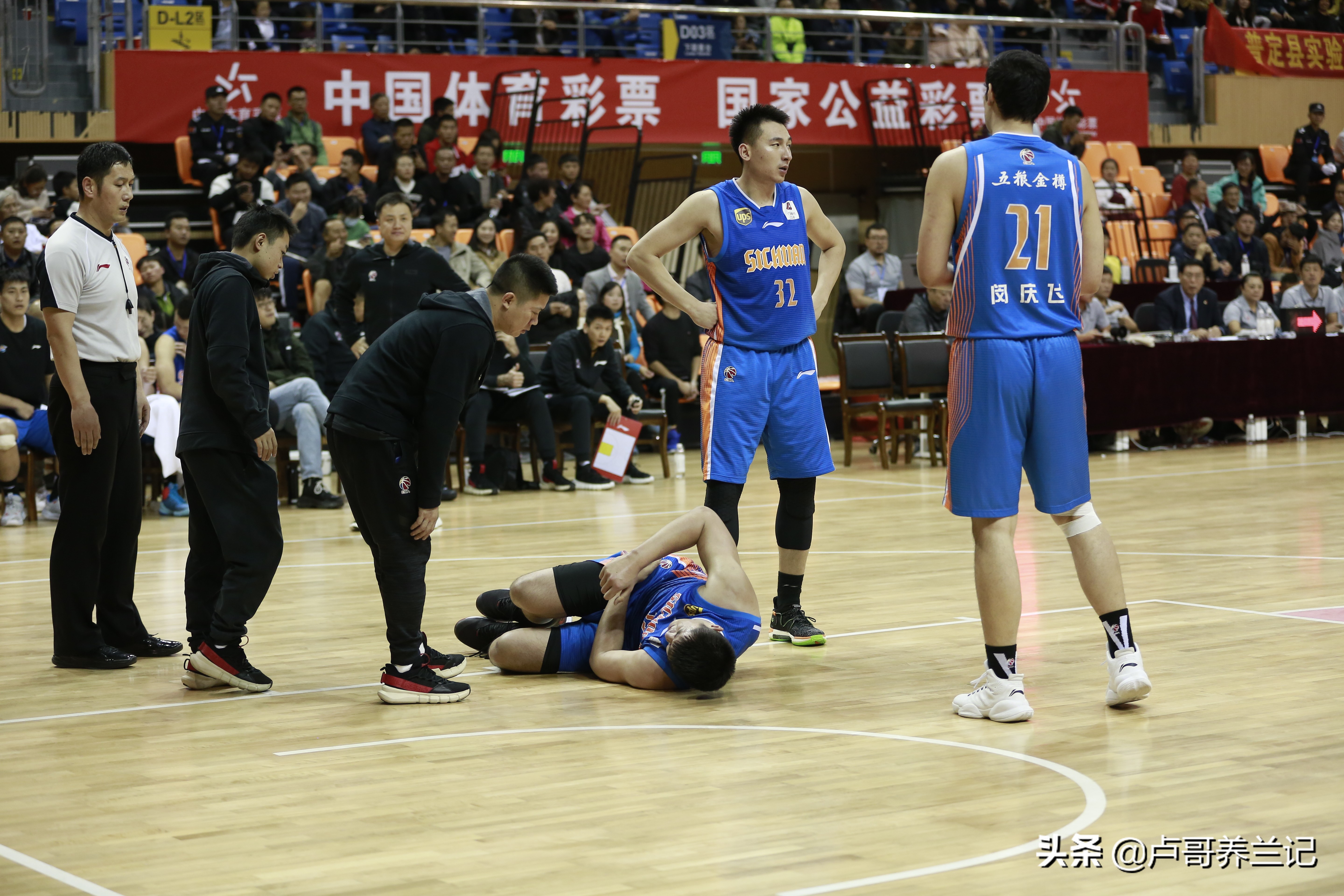 为什么cba季前赛没有回放(不看NBA我拍CBA:季前赛安顺站深圳100-77 四川，精彩回放看过来)