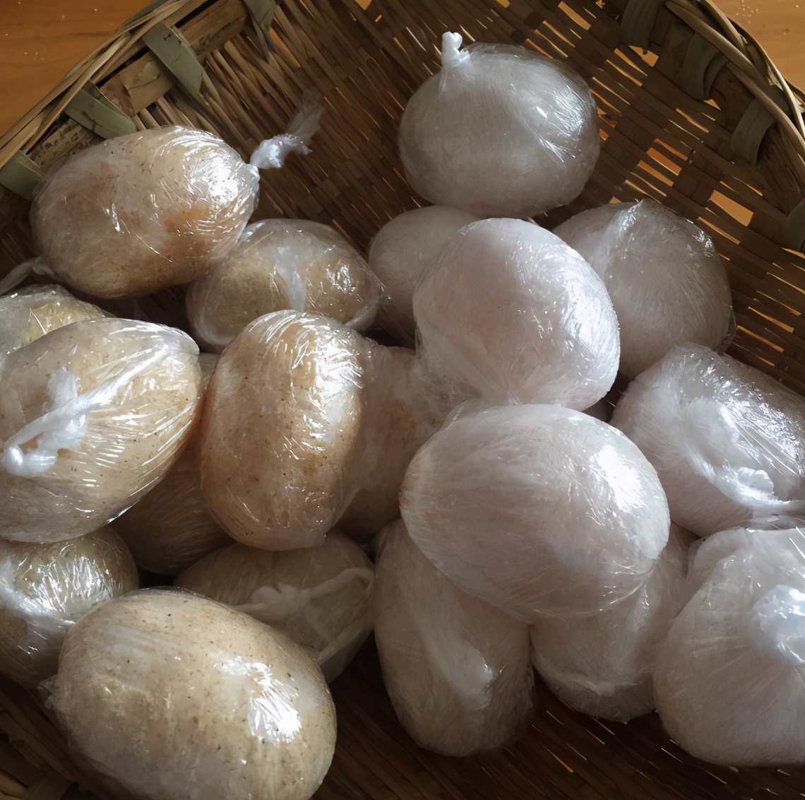 自製鹹鴨蛋，只需2樣調料，10天就成熟，半月蛋黃起沙出油，真香
