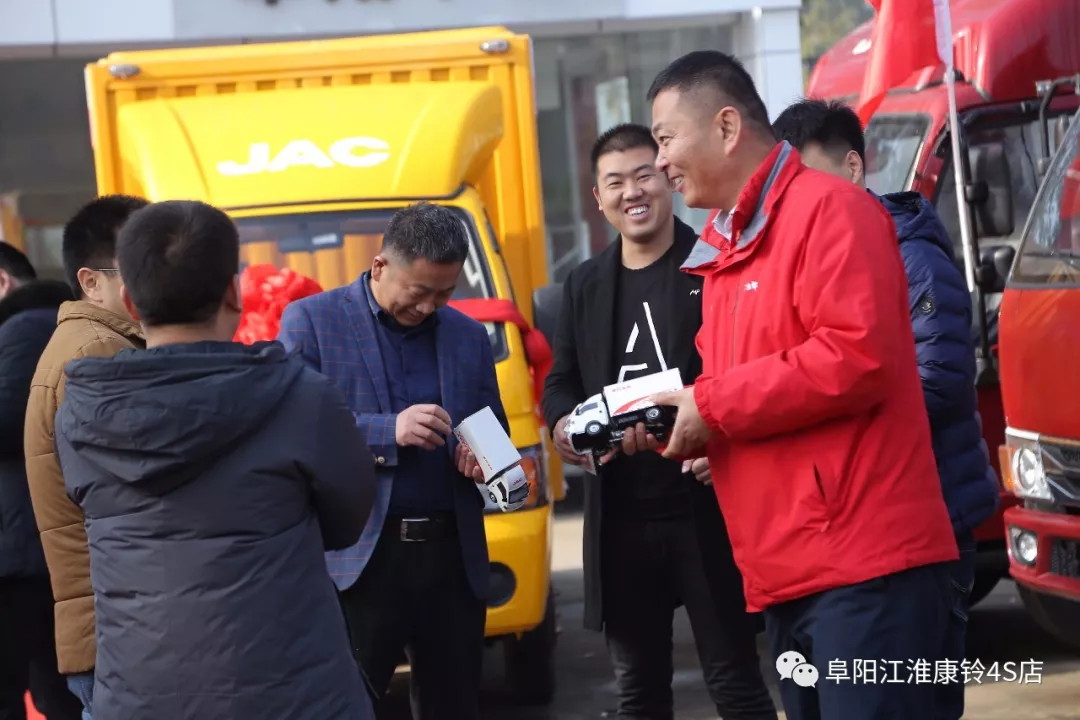 这不是一场简单的交车仪式，更是一个多元化合作的开端