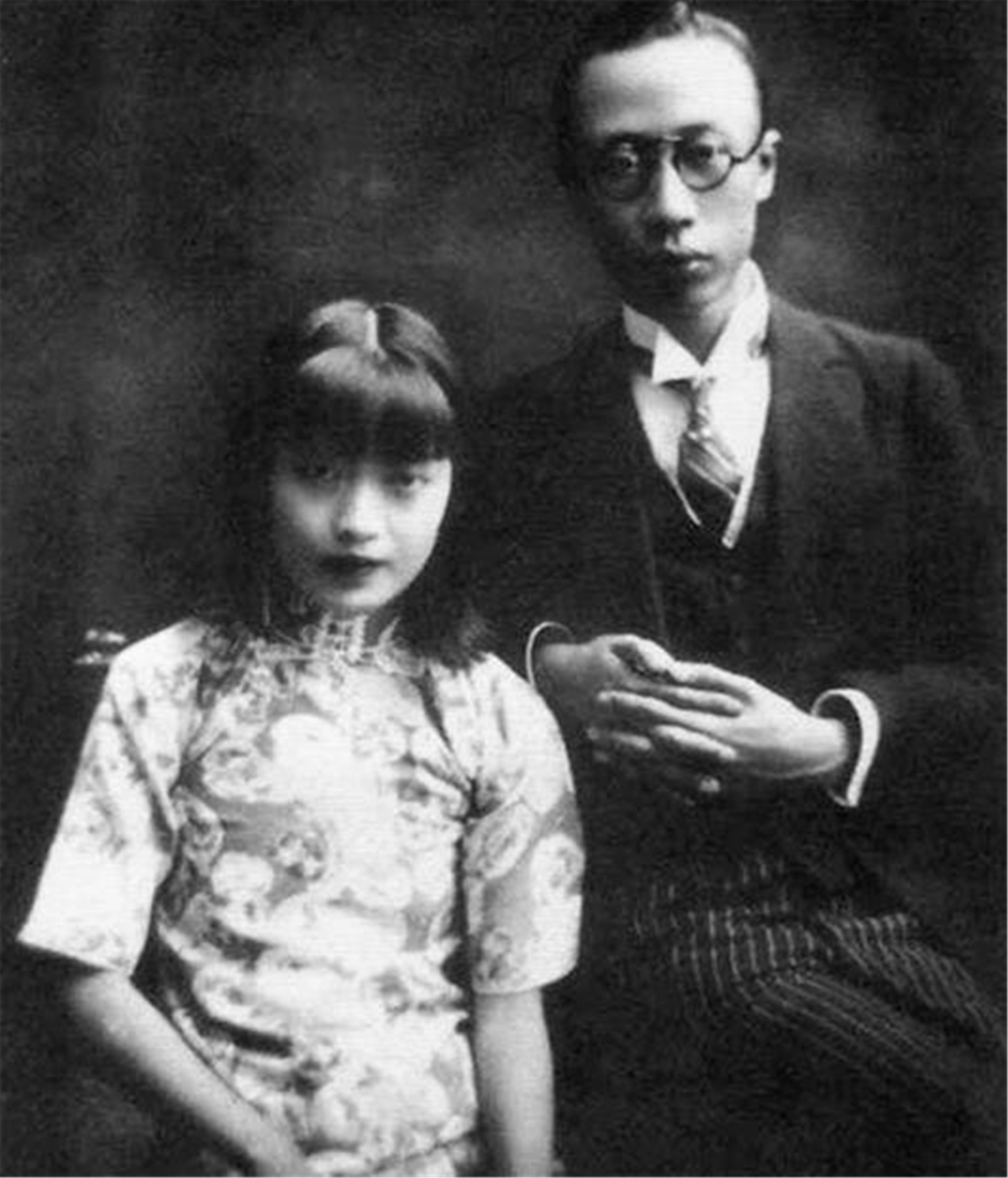 中国最后一个太监口述：妃子洗澡从不自己动手，全靠太监帮忙