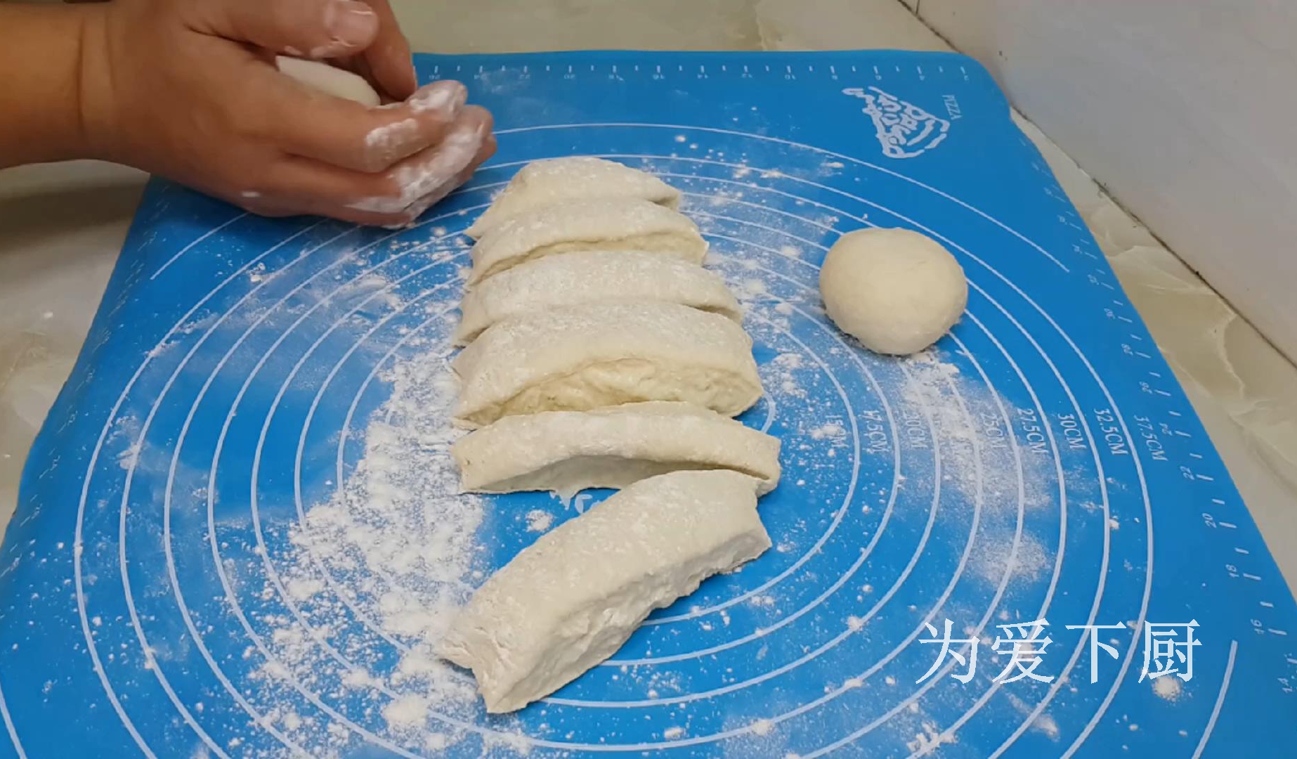 冬天白菜別燉著吃了，鍋裡烙一烙，比包子餃子還香，真的非常好吃