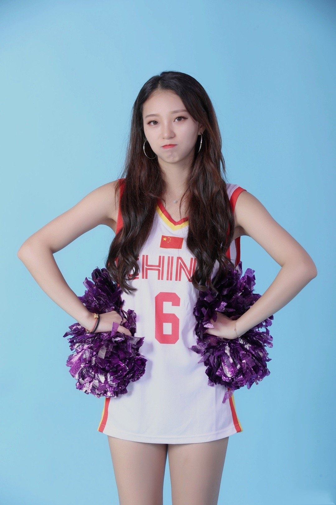 cba篮球宝贝哪个队最漂亮(CBA“最美篮球宝贝”,黄逸辉穿球衣拍写真,她是郭艾伦的粉丝?)