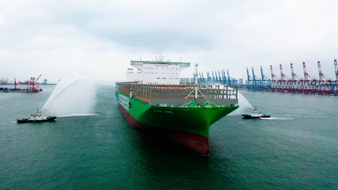 Set the record for the largest container ship!Evergreen Shipping's ...