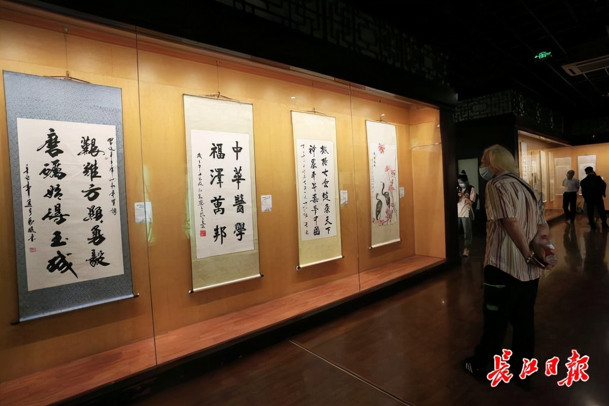 200多件展品参展，第二届“世界中医药书画展”在汉举办