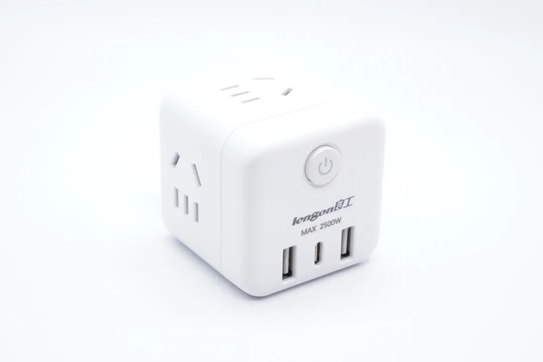 iPhone 13新机即将发布，35家工厂推出上百款快充新品