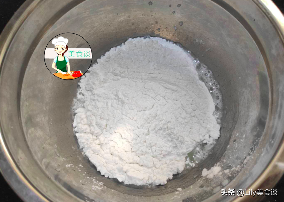 想吃月饼不用去买了，自己做不用烤箱、低糖低油不腻，吃过还想吃