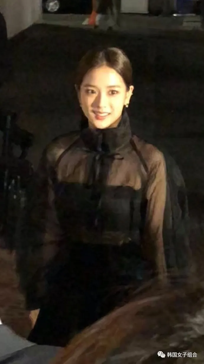 都说真人有那么漂亮的,这位女团爱豆真人感觉的动图
