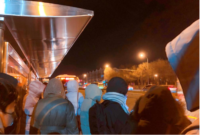 北京后厂村：精英云集 ，“月入五万消费五千”