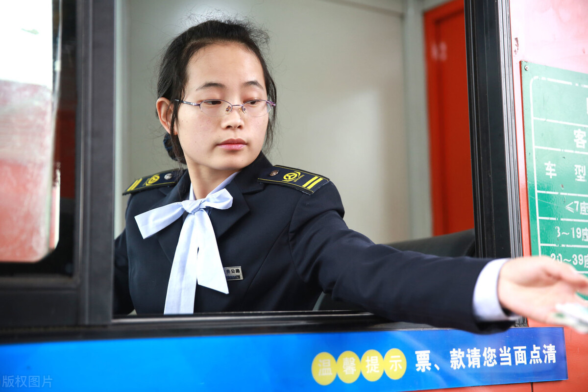 高速服務(wù)區(qū)過夜真的要收錢？做好這2件事，避免被收冤枉錢