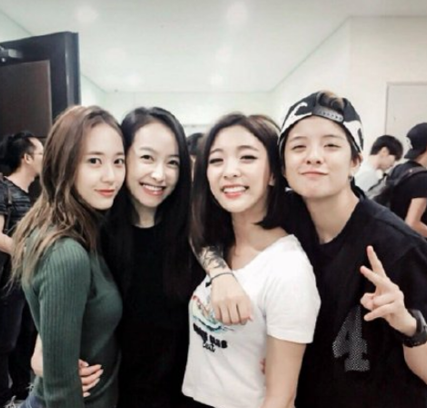 回应|郑秀晶与SM解约 SM回应正在讨论续约居然还谈续约？