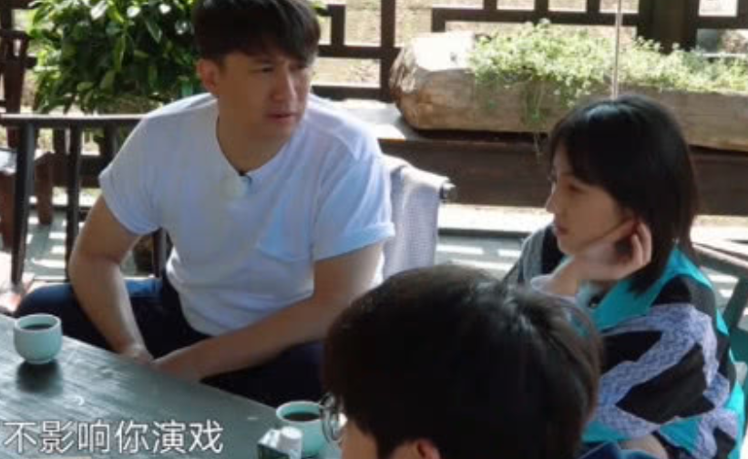 黄磊为什么独宠张子枫？看到她和41岁孙莉同框时