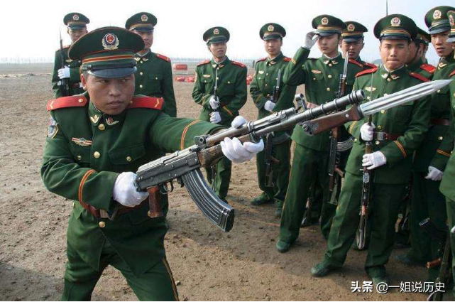 在部队中，如果拥有这3把佩剑，将是军人至高无上的荣誉