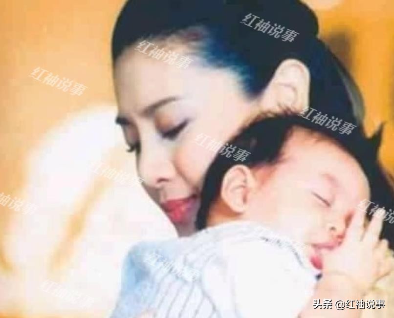 42岁苏提达心事重重！西拉米回归笑不出来，被挤