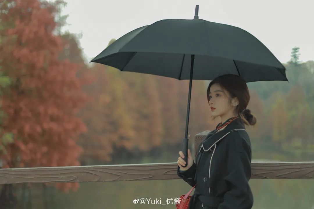 别再“披头散发”了！这4款冬季发型才够美够撩