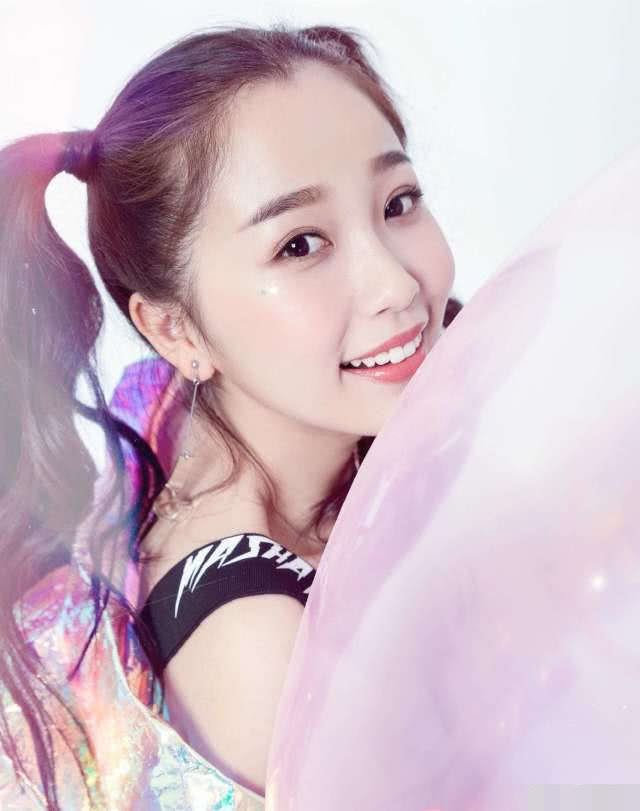 被淘汰却享有前辈待遇！秦牛正威又有新合作，