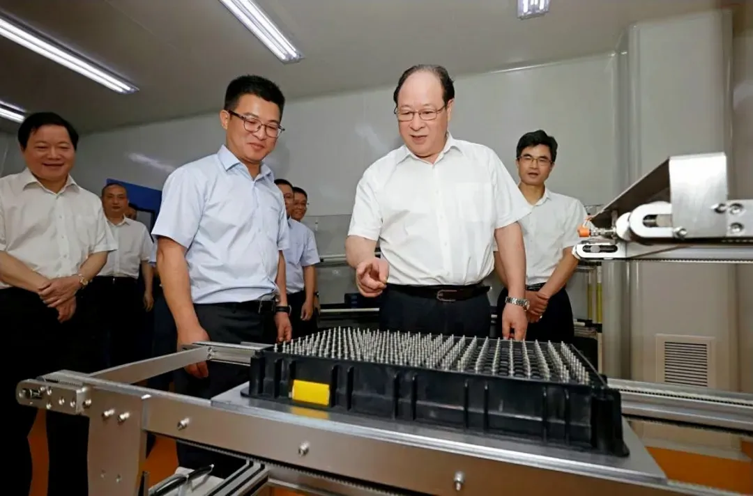 浙江省委常委、宁波市委书记彭佳学莅临奇精机械调研 公司 第2张-壹财信 浙江省委常委、宁波市委书记彭佳学莅临奇精机械调研