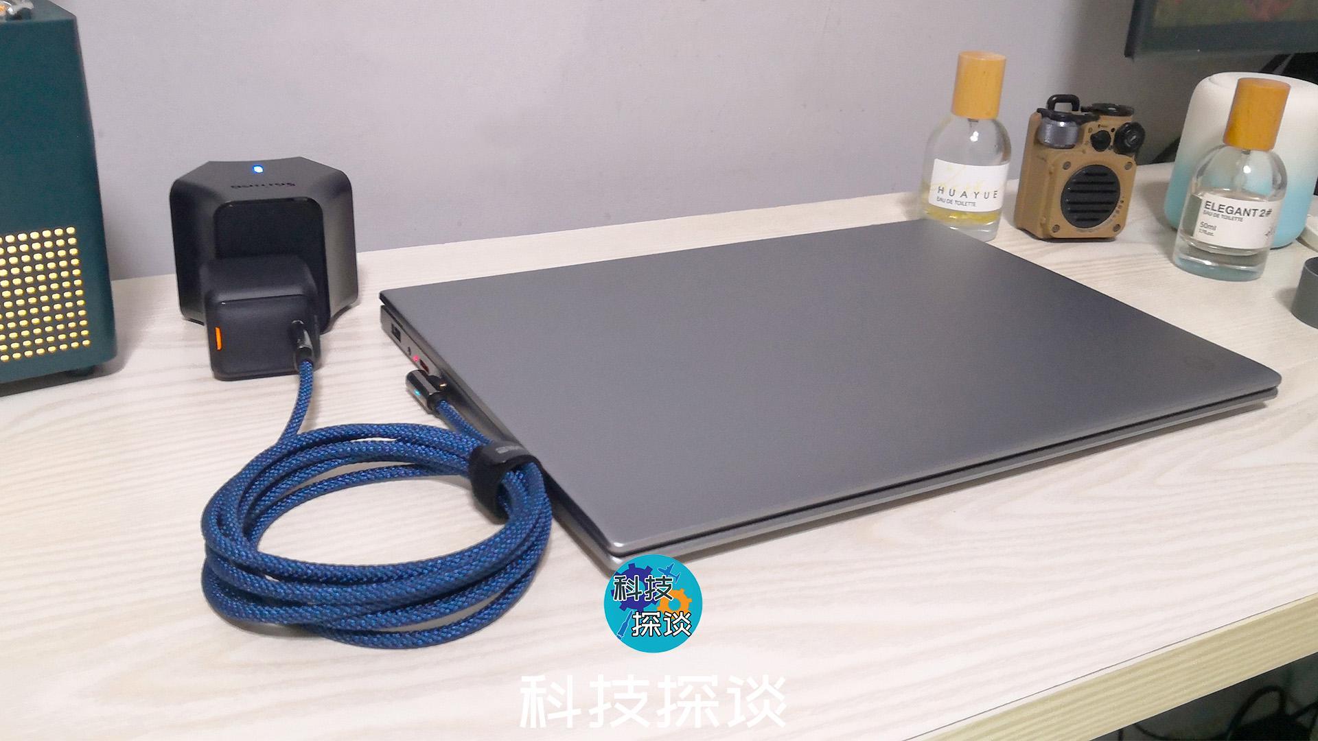 65W氮化镓快充一器多用，对笔记本和手机供电，Aohi充电器真方便