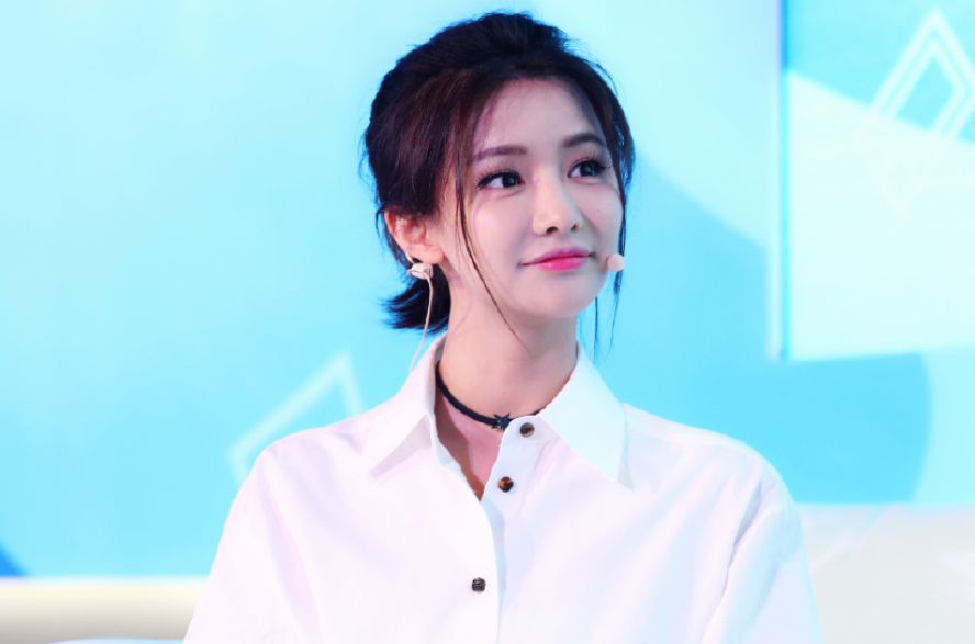 LOL元老级女解说近况如何？苏小妍心系WE，而她火了7年