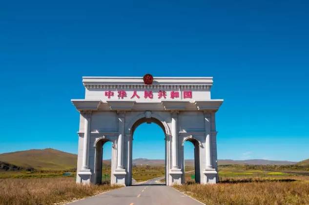 中国8条经典自驾线路,这8场诗与远方是时候出去走走了