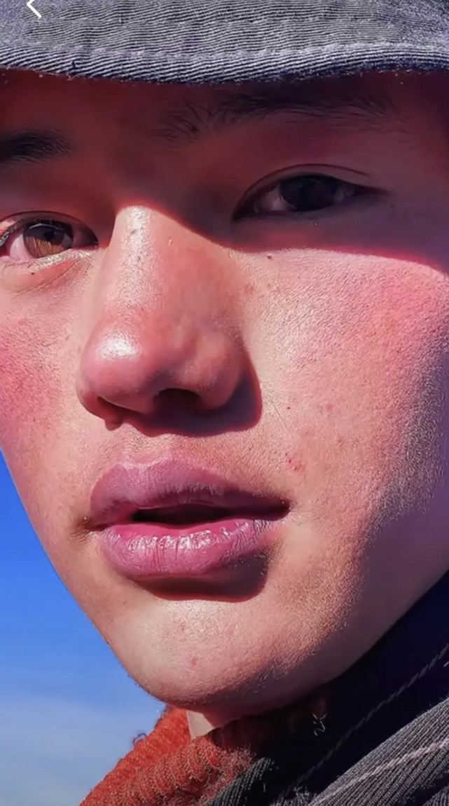 丁真■康巴汉子丁真火爆全网！高清镜头无压力的黑皮帅哥 纯真又狂野