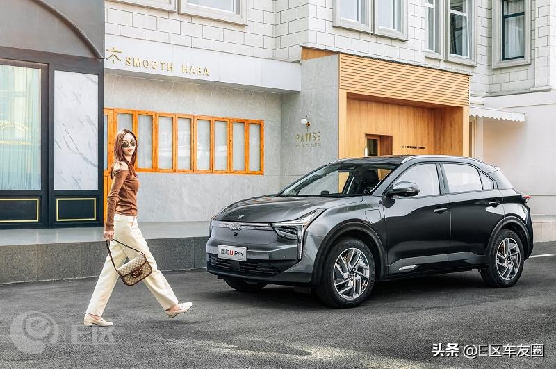 造车新势力8月销量出炉：理想再登顶，蔚来跌出前三，哪吒笑了