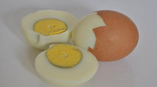 鸡蛋需要每天吃吗？市场上有3种鸡蛋别买，对身体没好处
