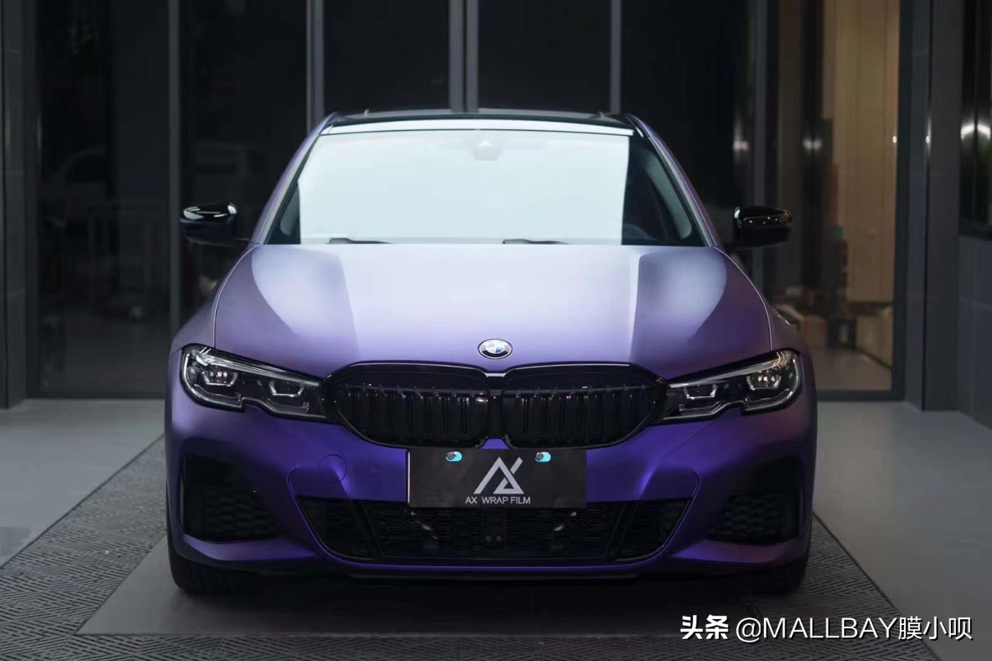 膜呗改色案例 宝马330i全车改色亚面金属紫这款颜色有点富贵 资讯咖