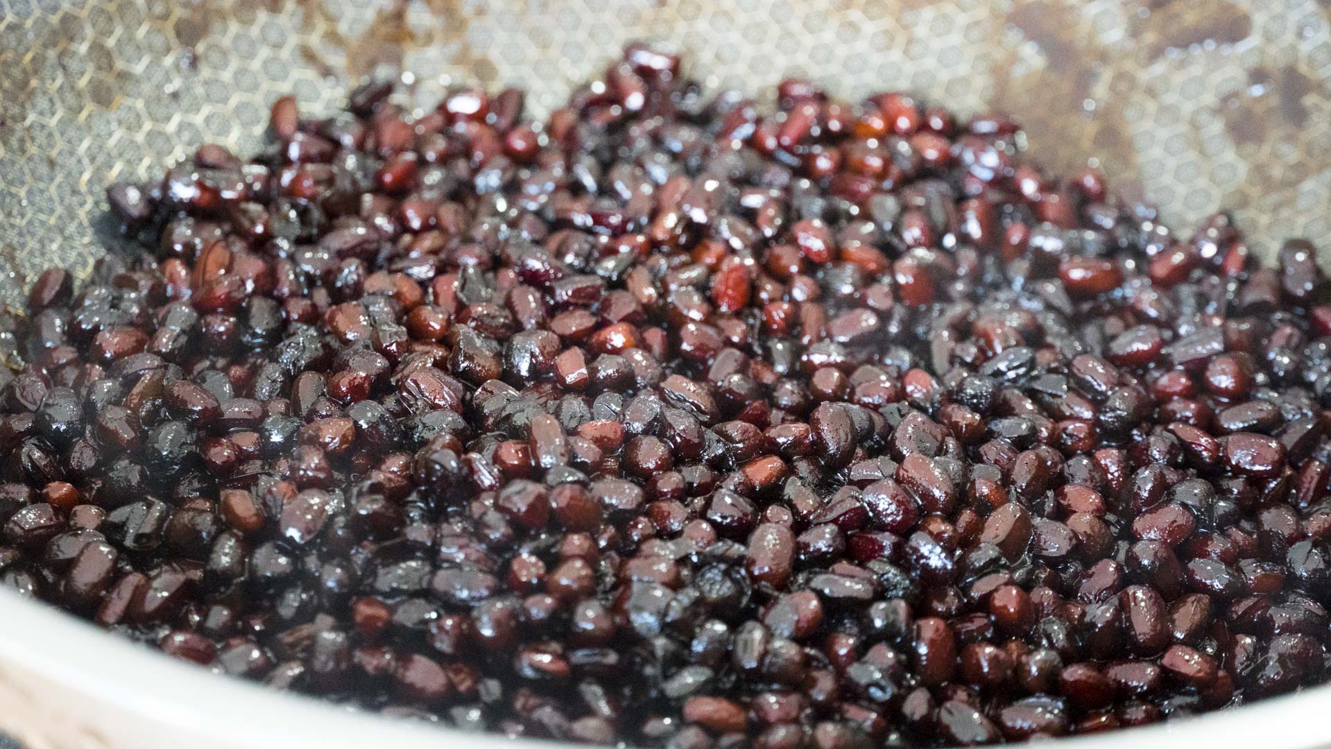 教你在家做正宗家常紅豆糕，色香味全，簡單易學，孩子看了流口水